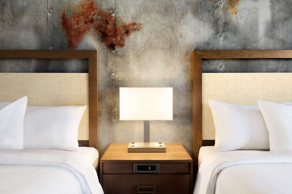 Embassy Suites By Hilton San Antonio Brooks Hotel & Spa 20/67