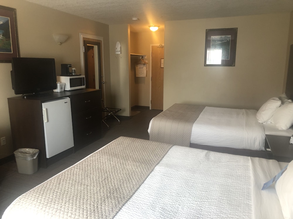 Days Inn By Wyndham Hinton 20/35