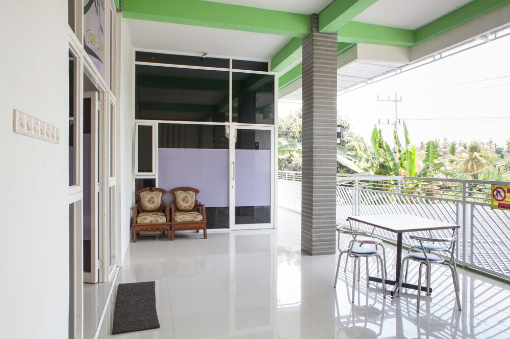 Reddoorz Near Banyuwangi Baru Station 6/28