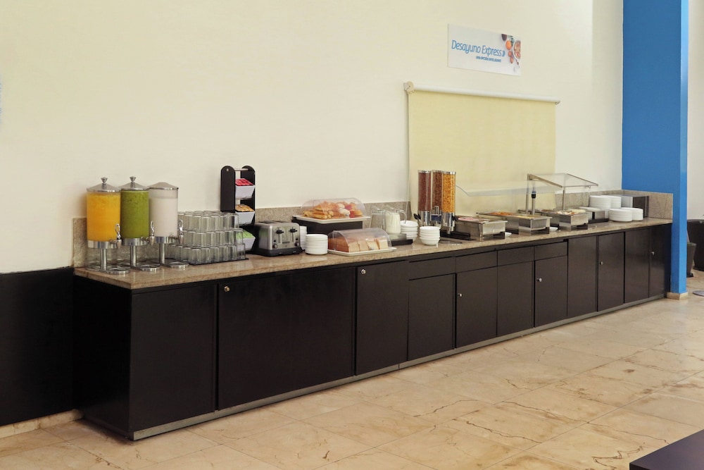 Holiday Inn Express Ciudad Del Carmen 37/50