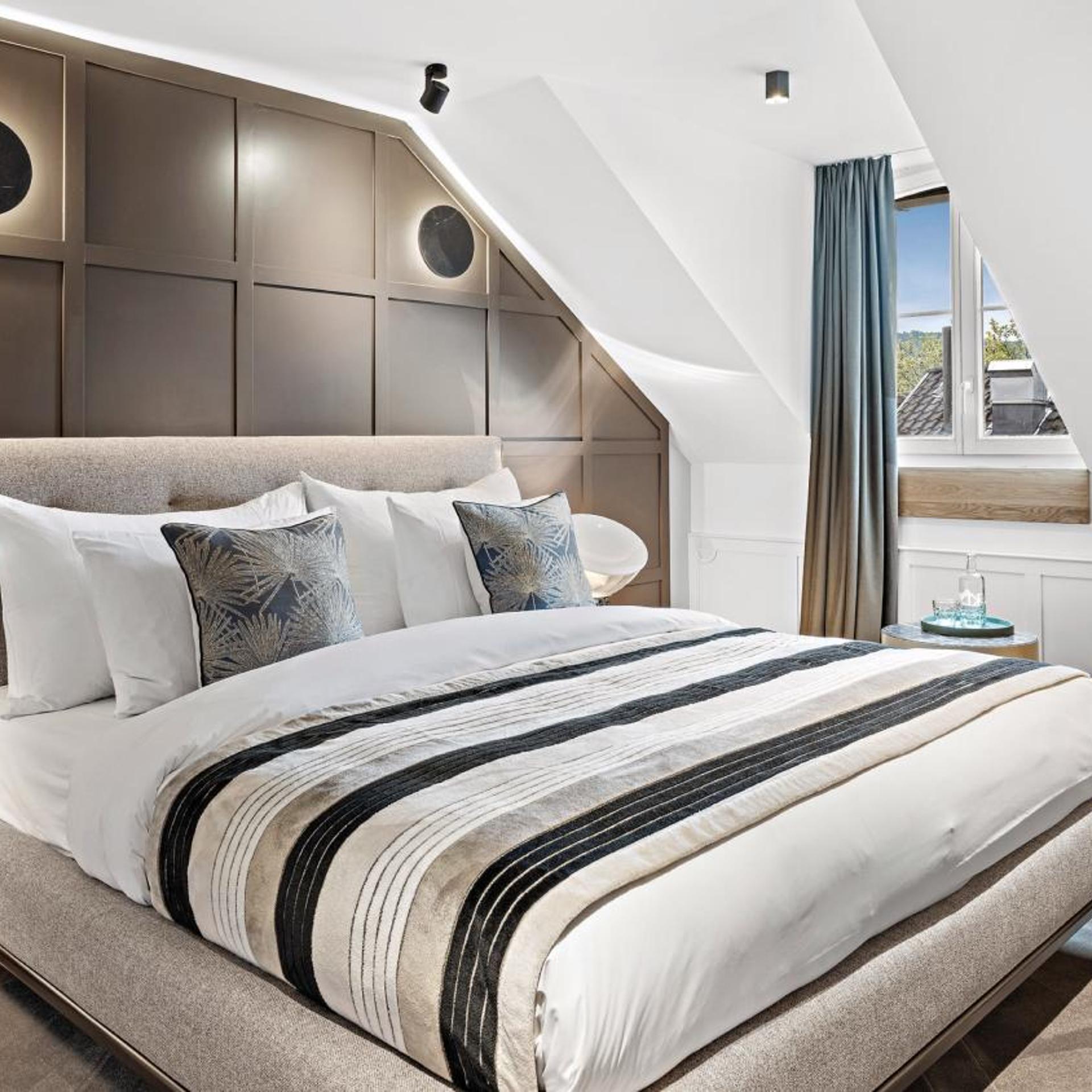 Tower, Suite, King Bed