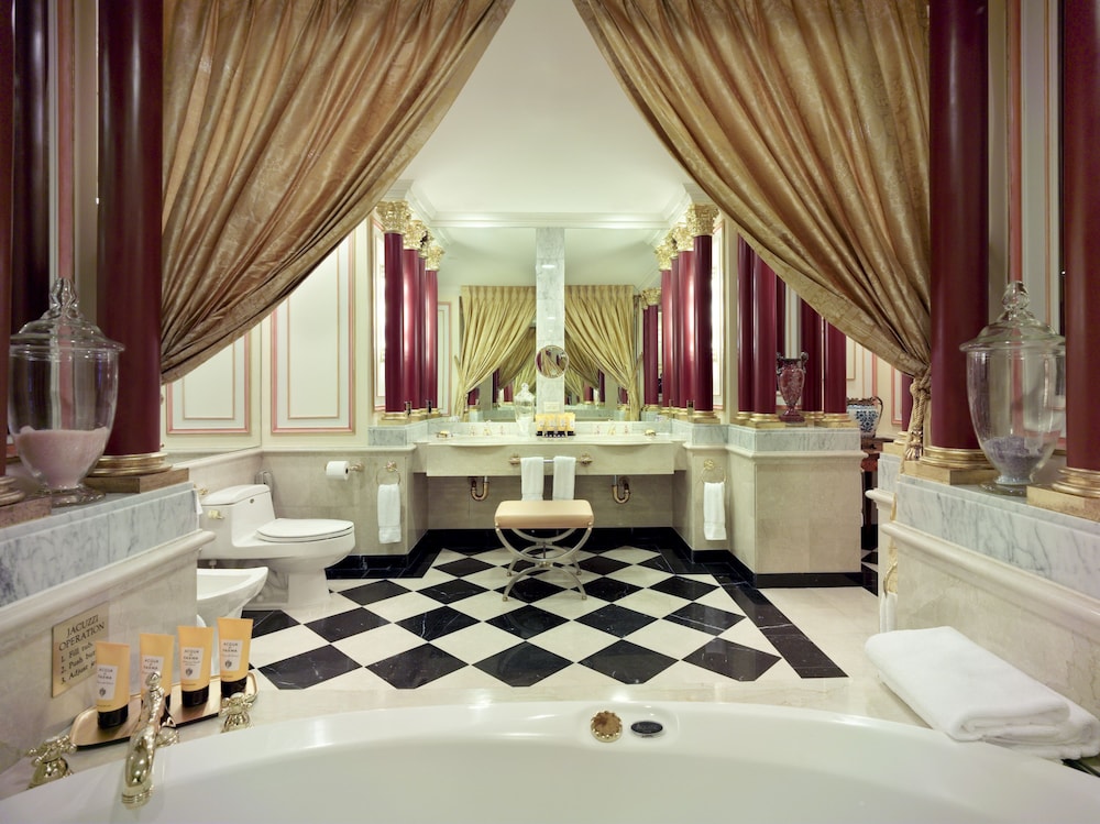 The Towers At Lotte New York Palace 4/48