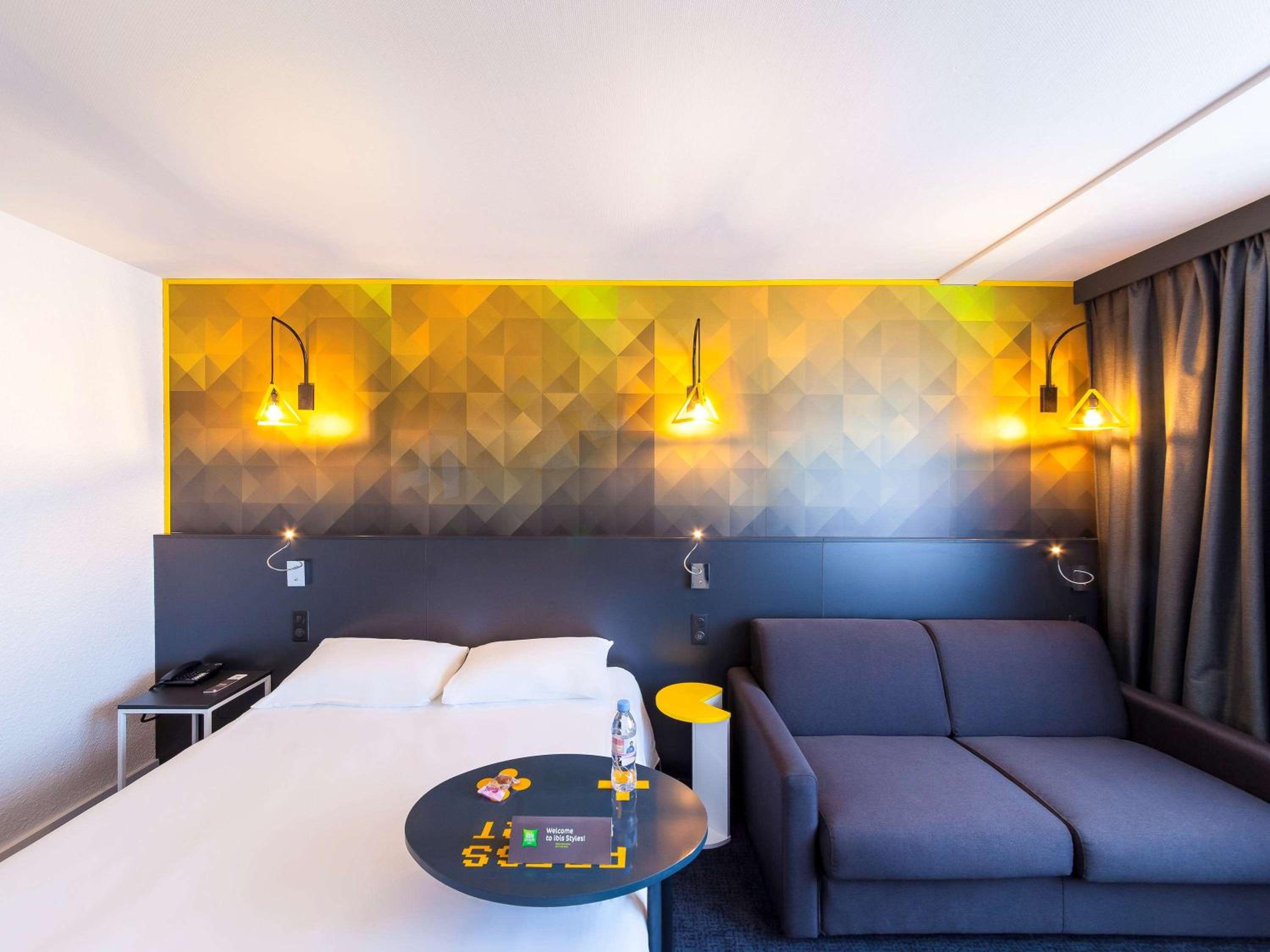 غرفة عائلية بسرير مزدوج مع أريكة، ibis Styles Poitiers Nord 3/4