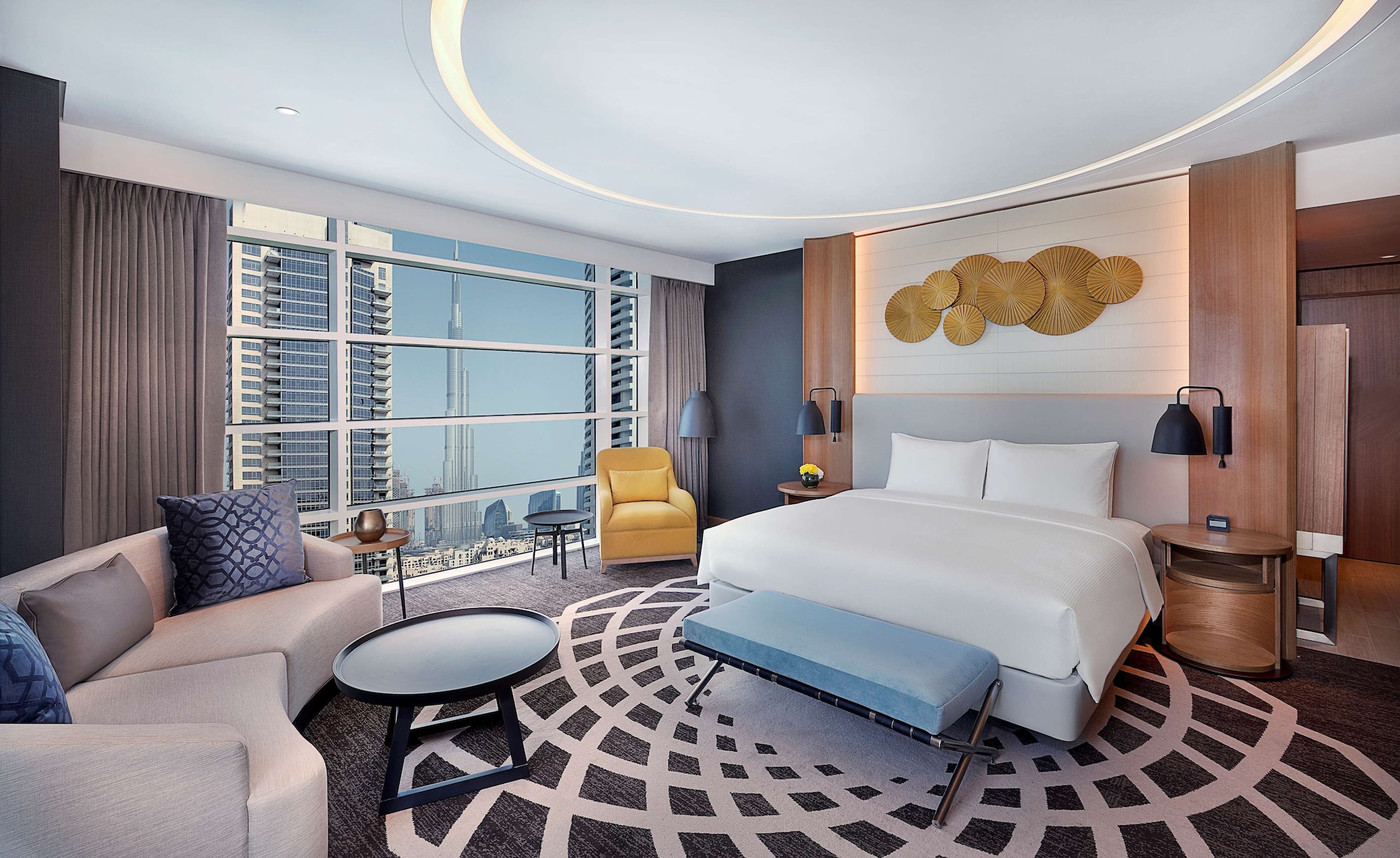 ROOM, WITH VIEW, CORNER