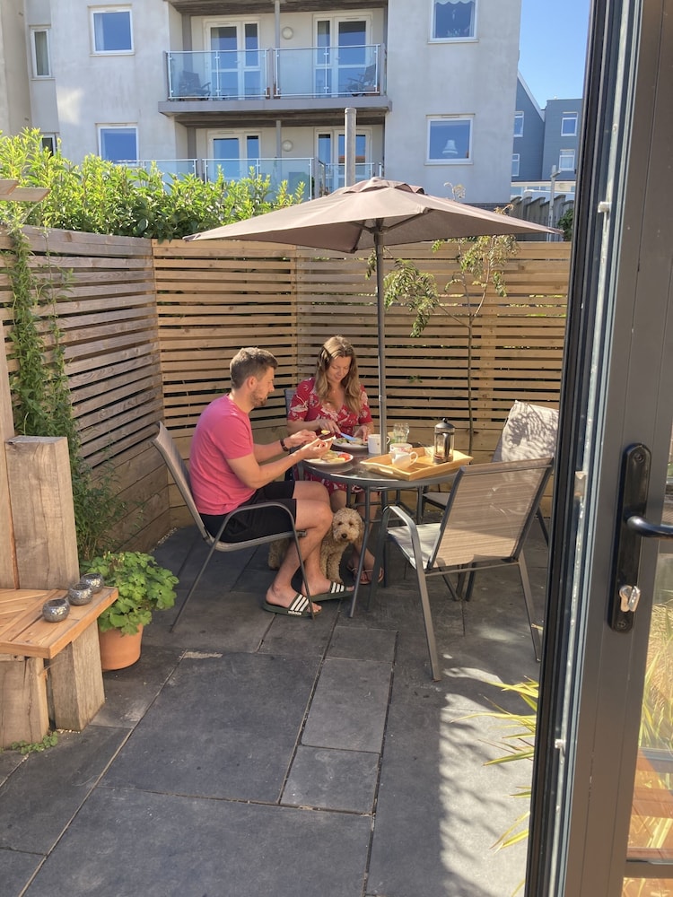 Summer Breeze Guest House - B&B 33/42