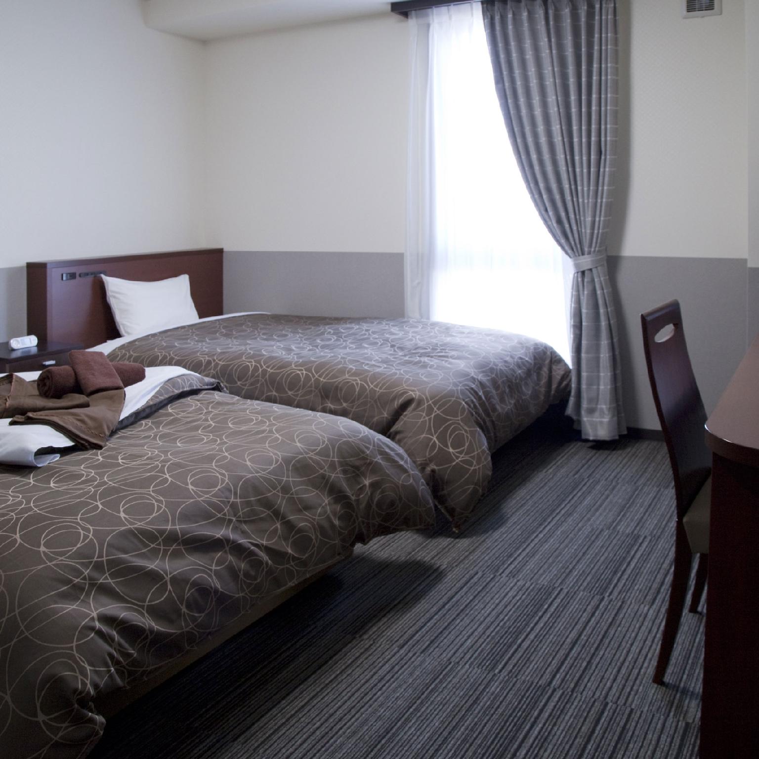 Standard, Twin Beds