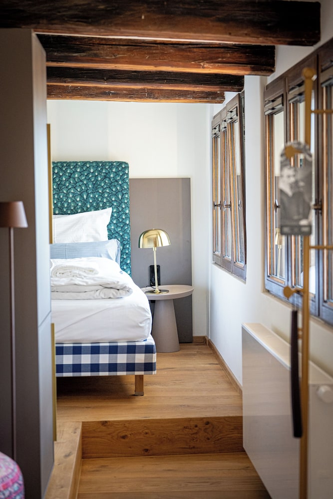 Maxim Suites by Elias Holl 8/42