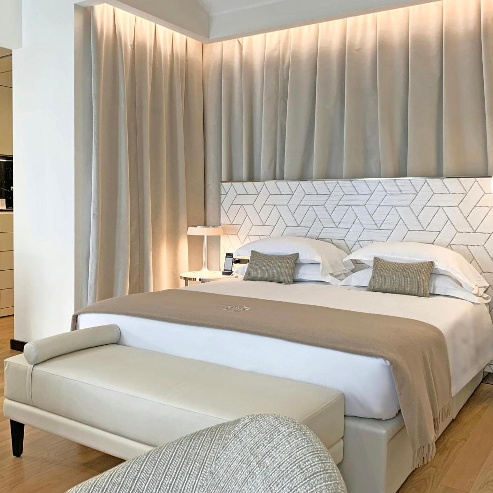 Ivory, Grand, Deluxe, King Bed
