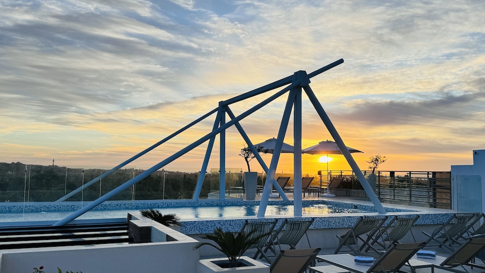 Flamboyan Hotel and Residences 57/60
