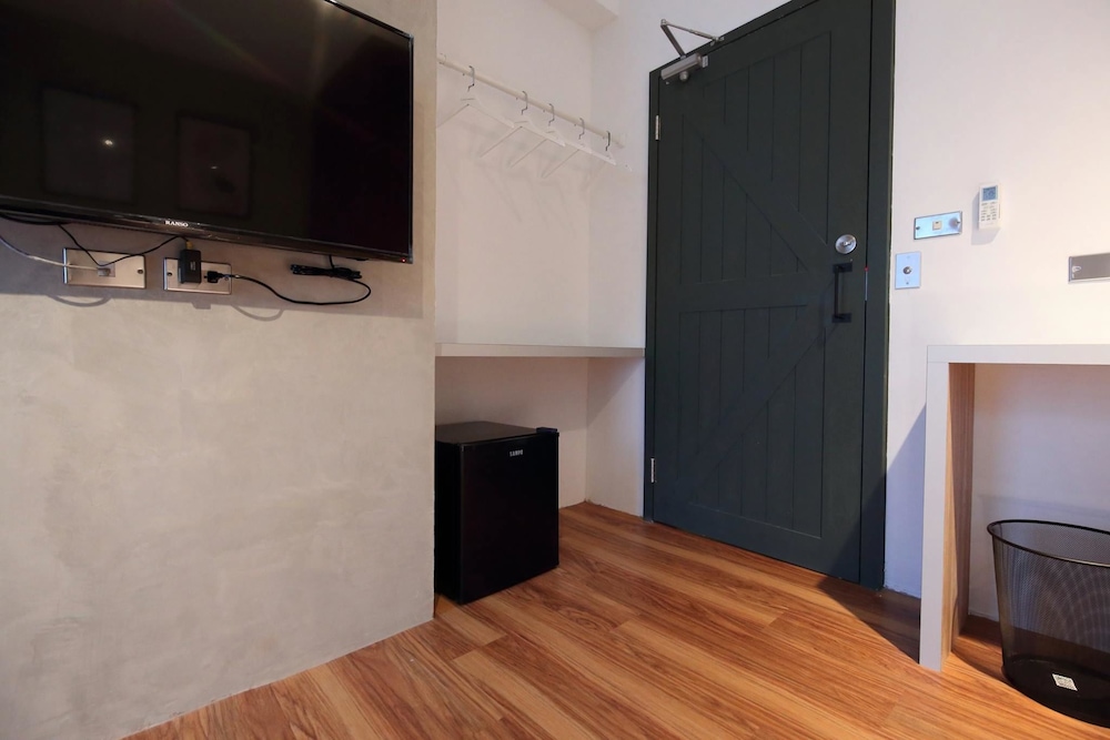 G.O.A.T Hostel 7/49