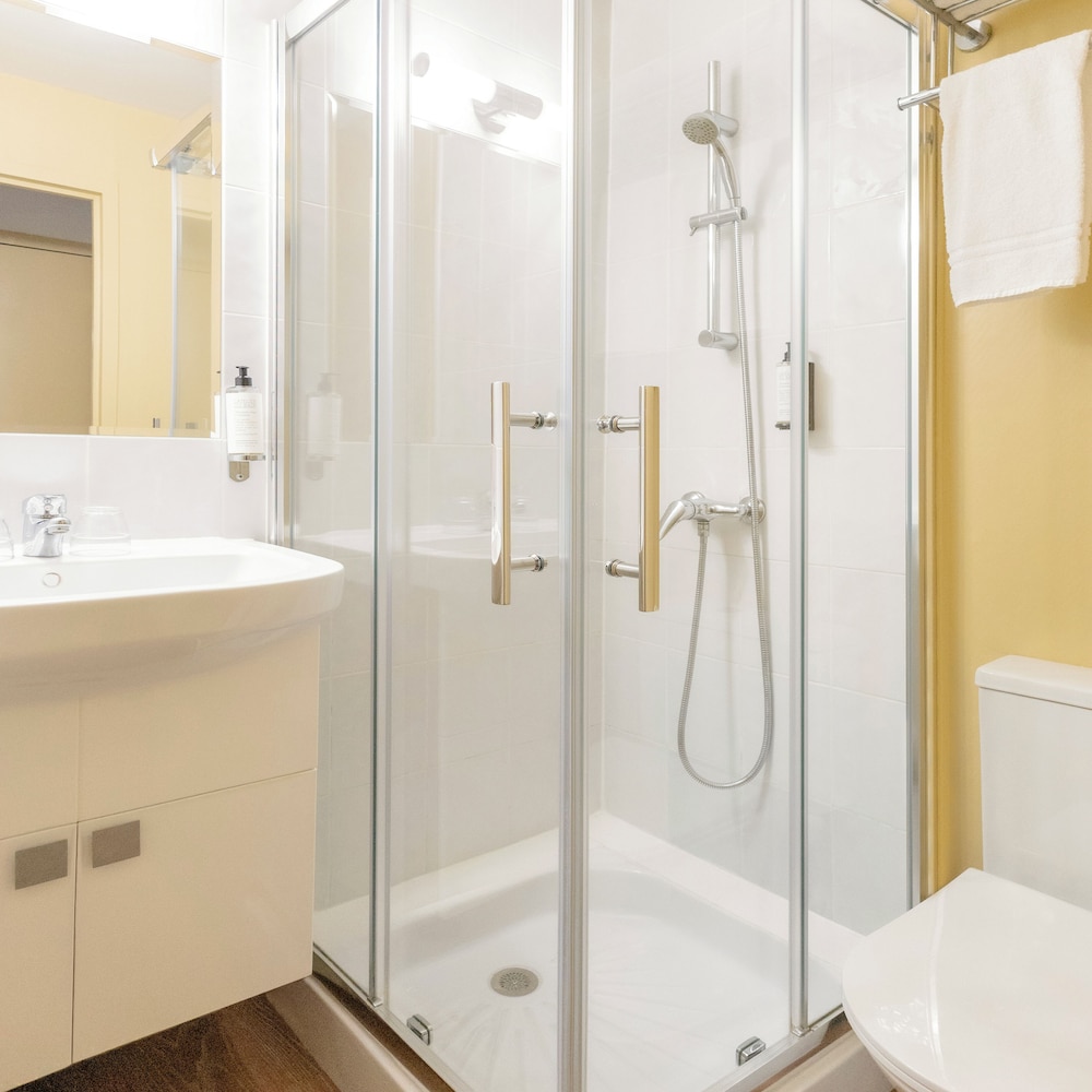 Adjoining, Family, Double and Twin Beds، Hotel Gambetta 10/10
