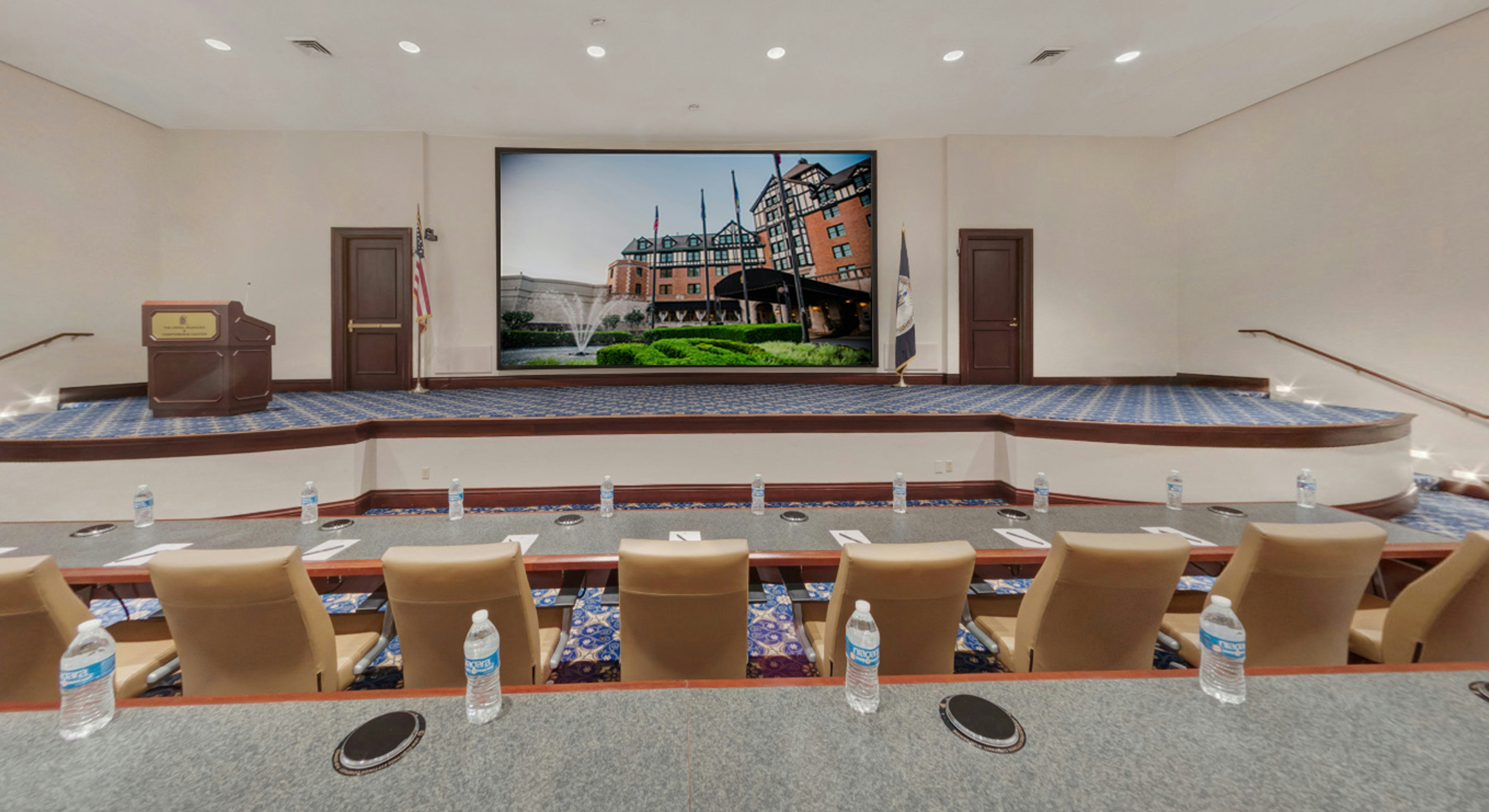 Hotel Roanoke Conference Ctr Curio Collection By Hilton 51/58