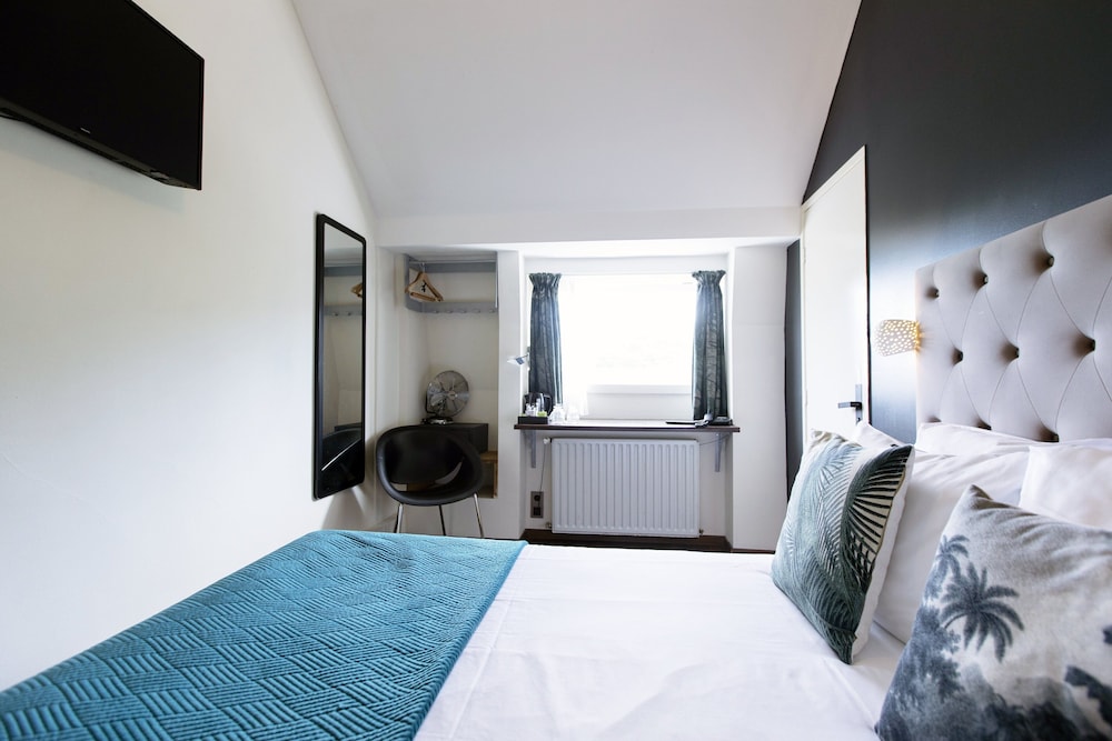 LUXURY, DOUBLE BED, PRIVATE BATHROOM