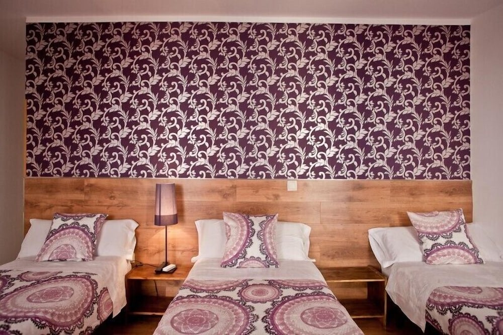 Hostal Victoriano 81/90