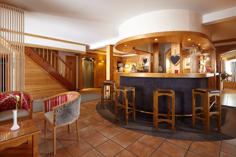 Hotel de L Apos Arve 16/76