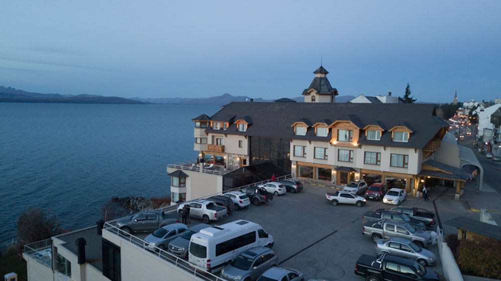 Cacique Inacayal Lake & Spa Hotel 6/50