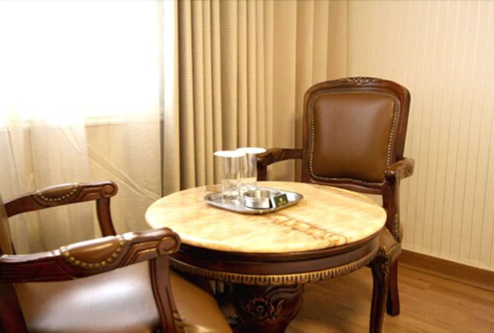 Olympic Hotel 45/49