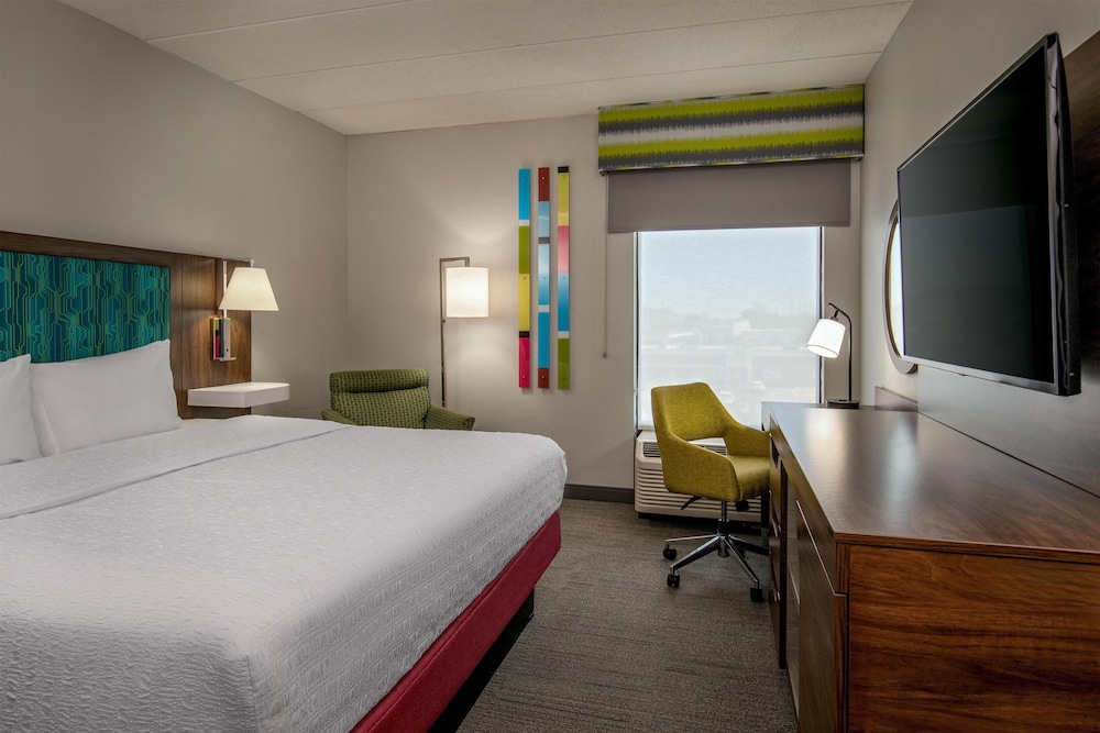 غرفة بسرير كينج مع أريكة، Hampton Inn Rehoboth Beach 4/10