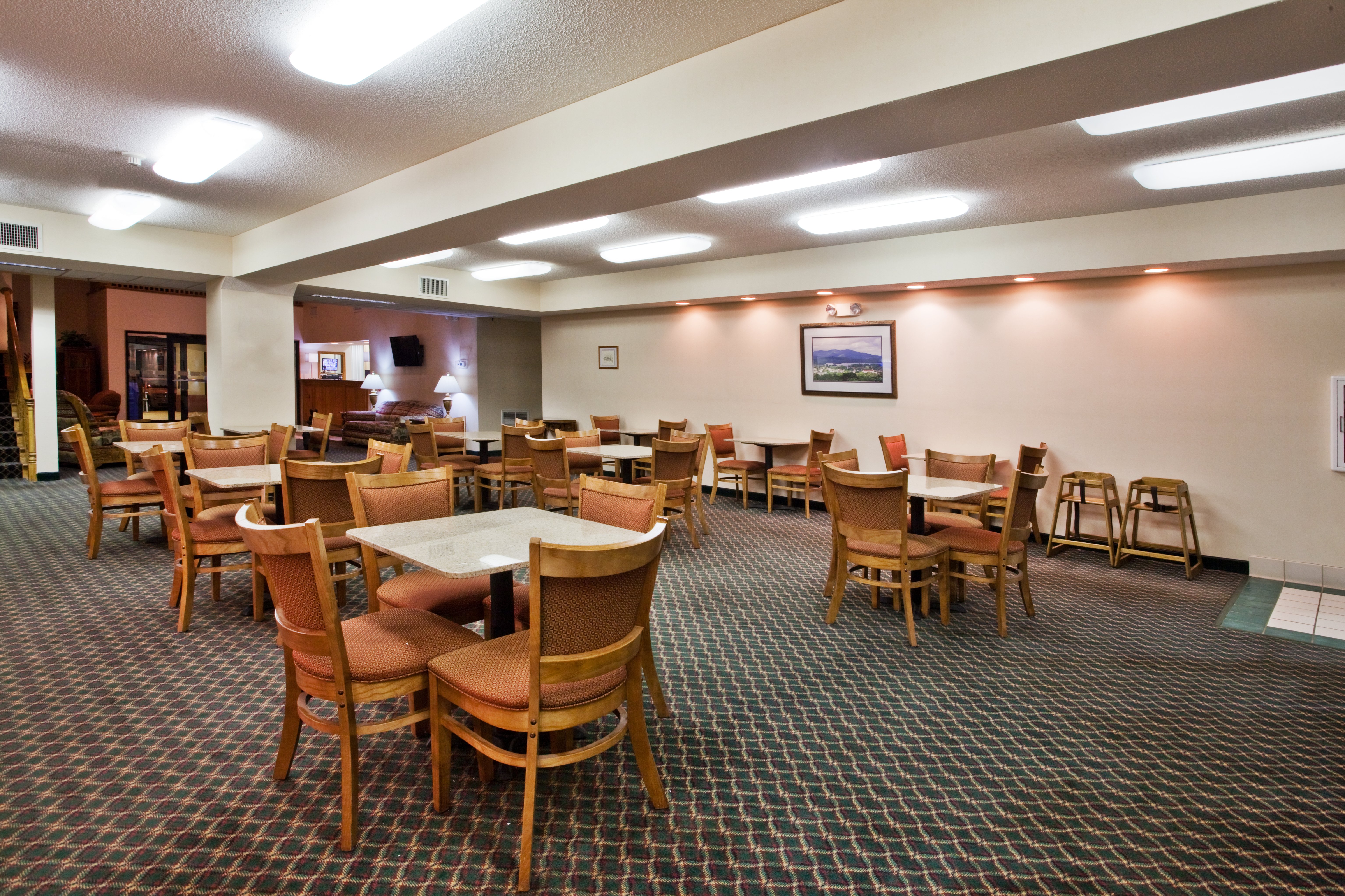 Holiday Inn Express Suites Hiawassee 46/57