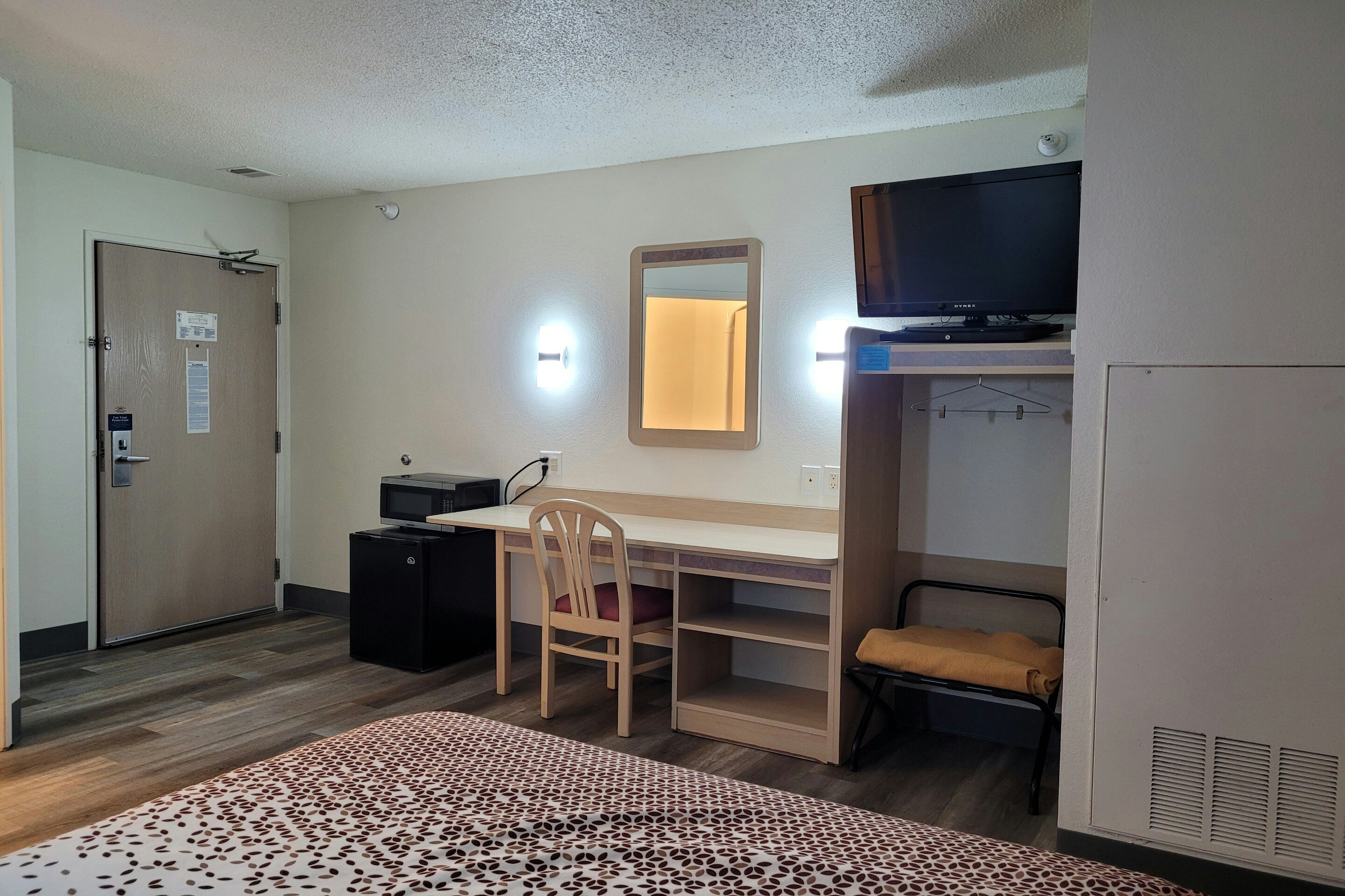 Modern Stay 39 Lakeview By OYO Minonk 36/50