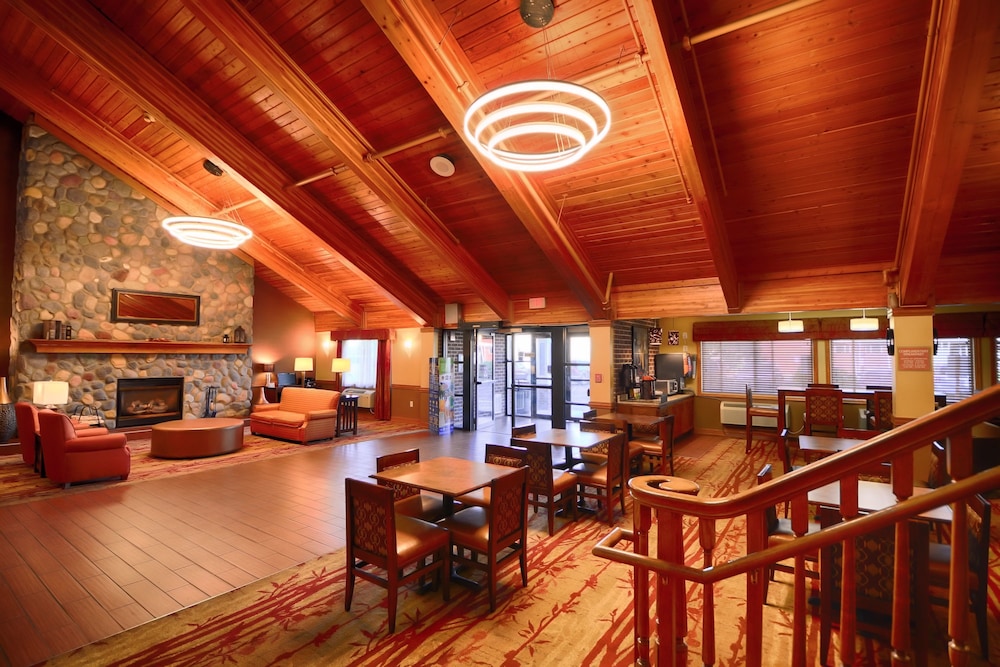 Baymont by Wyndham Brooklyn Center 34/40