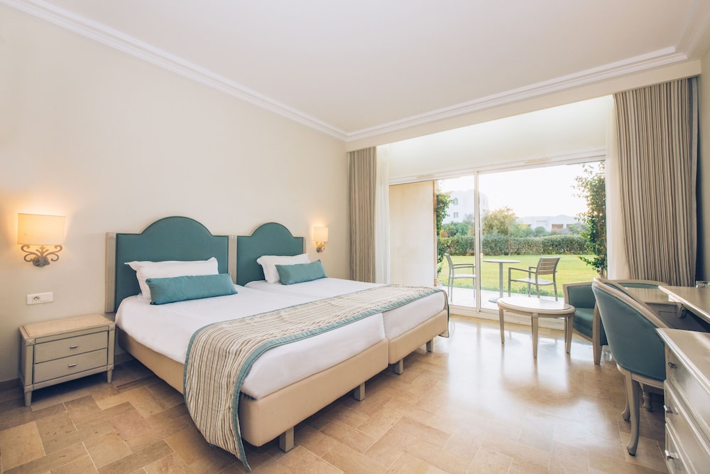 Iberostar Waves Averroes 18/66