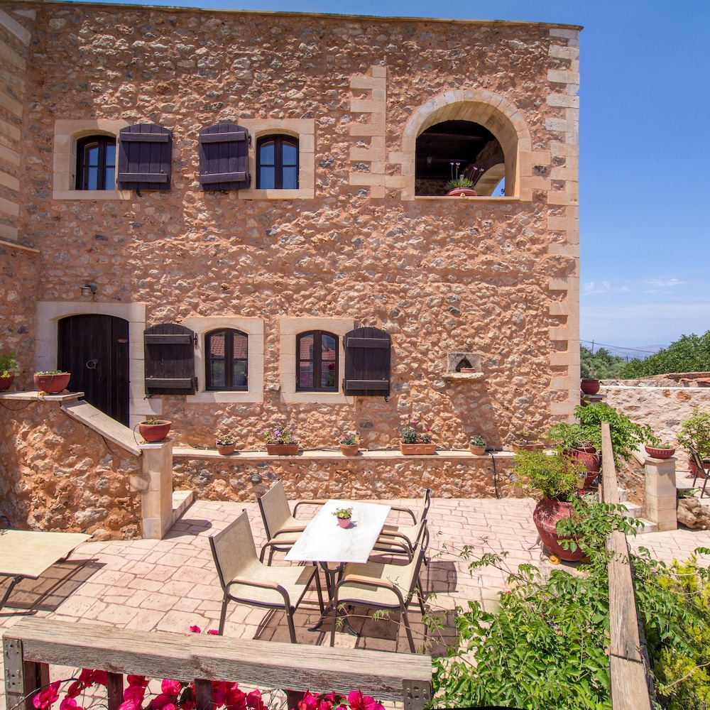 Samonas Traditional Villas 2/50
