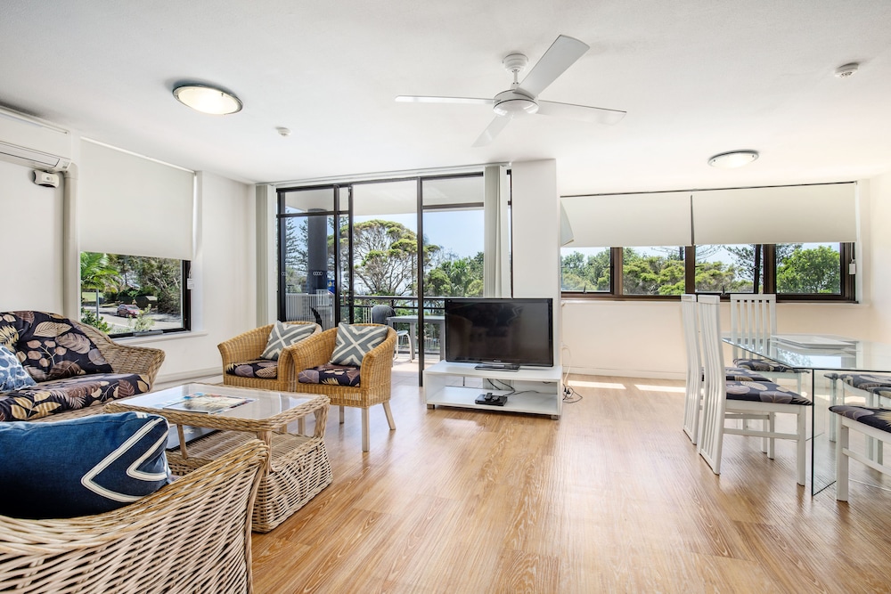 WINDWARD APARTMENTS 50/81