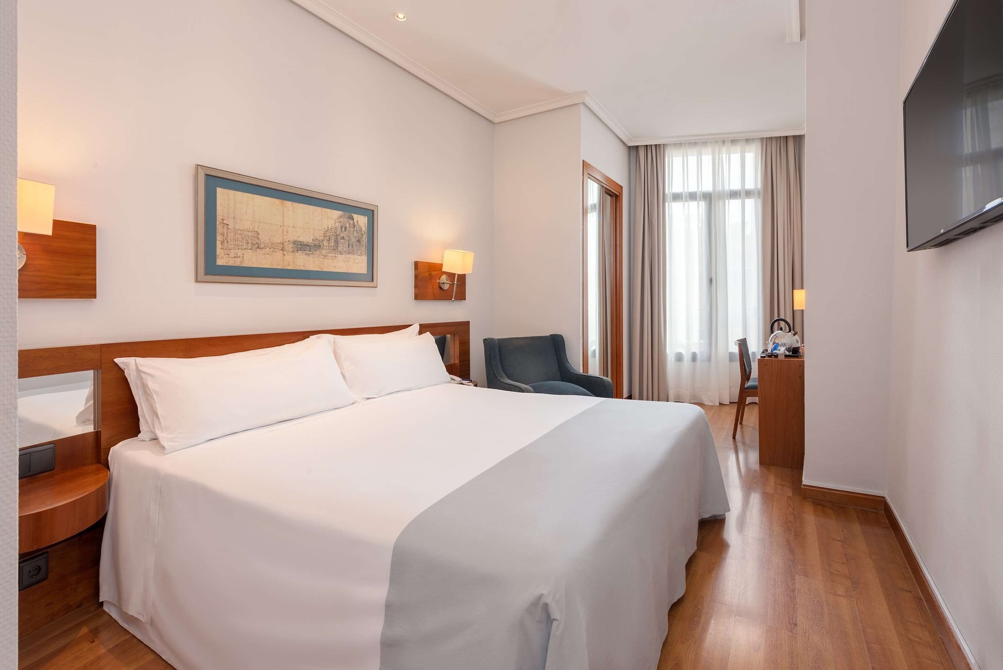 Extra, Deluxe, Queen Bed, City View
