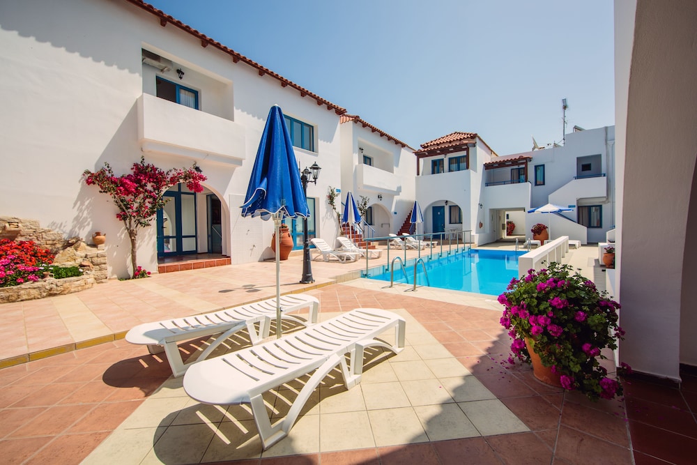 Iliana Hotel 22/26