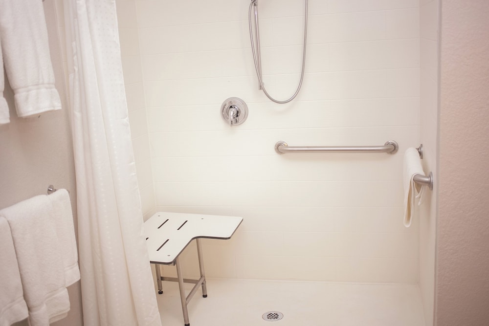 Holiday Inn Express and Suites Logan an IHG Hotel 70/71