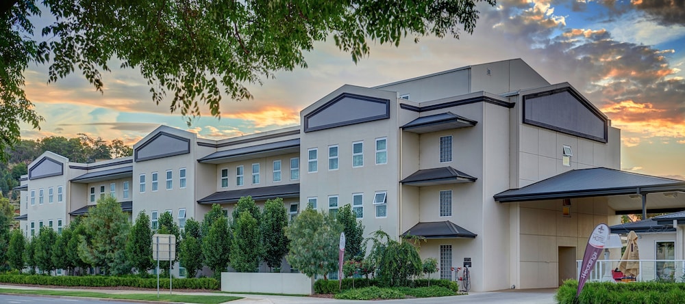 International Hotel Wagga Wagga 2/66
