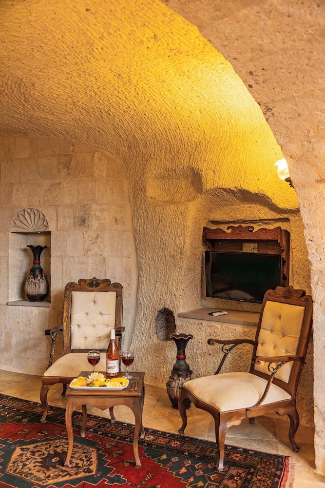 Phocas Cave Suites 62/71