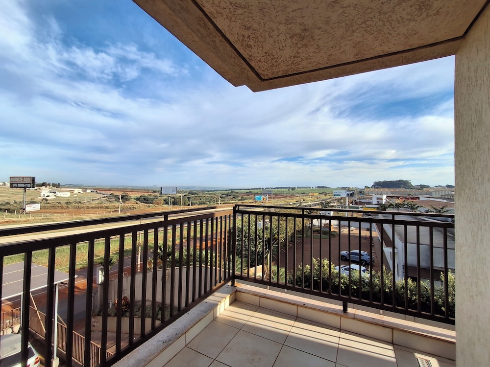 Onix Inn Hotel Cravinhos 3/50