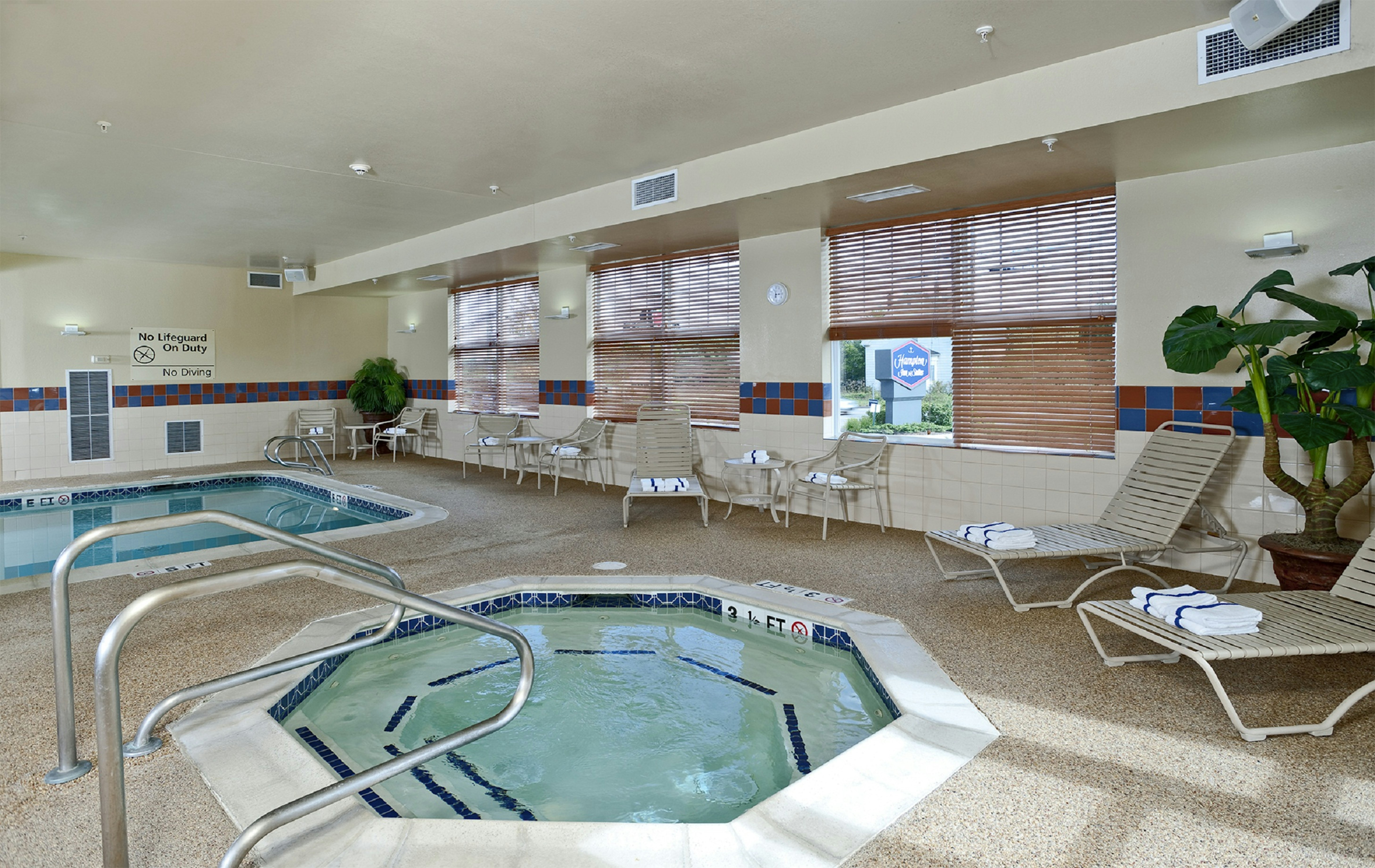 Hampton Inn & Suites Rockland 41/81