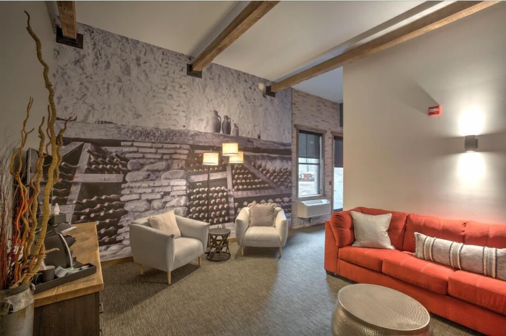 Hotel Crosby 37/62