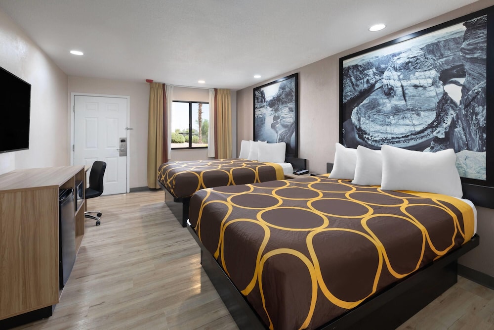 Super 8 by Wyndham Tucson/Grant Road Area AZ 19/50
