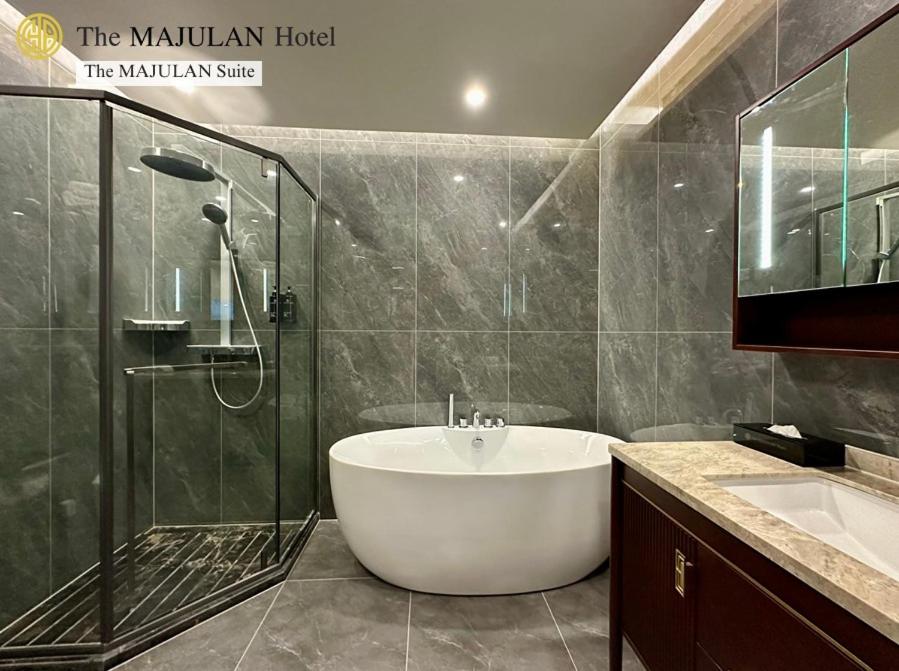 The MAJULAN Hotel 32/43