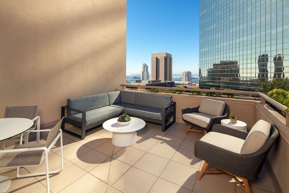 Westin Gaslamp Quarter 29/61