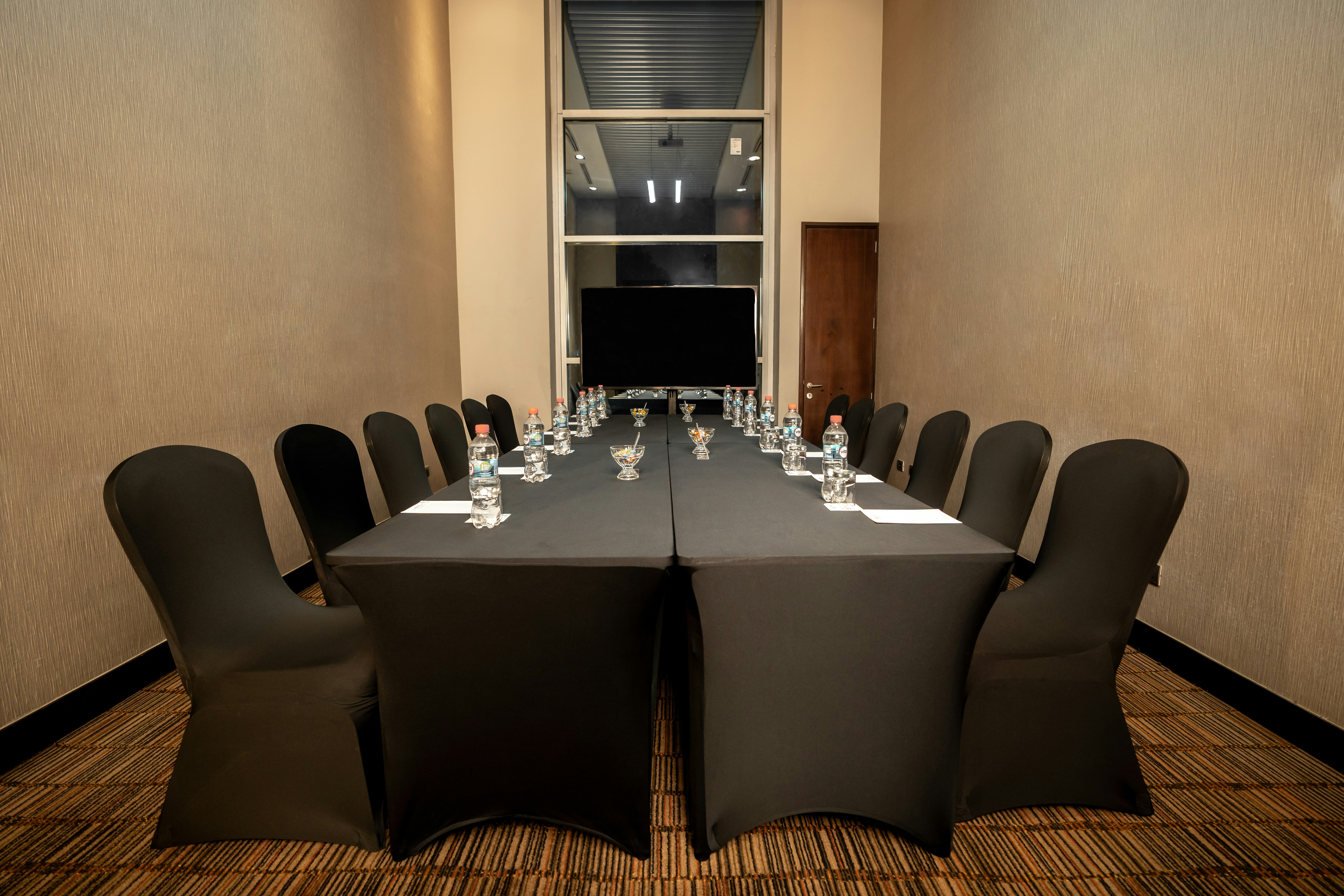 Hilton Garden Inn Santiago Airport 77/83