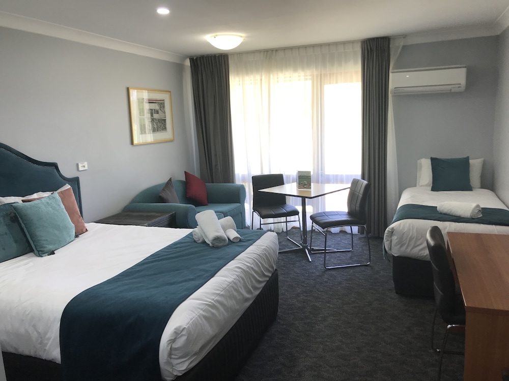 Town &amp; Country Motor Inn Forbes 13/30
