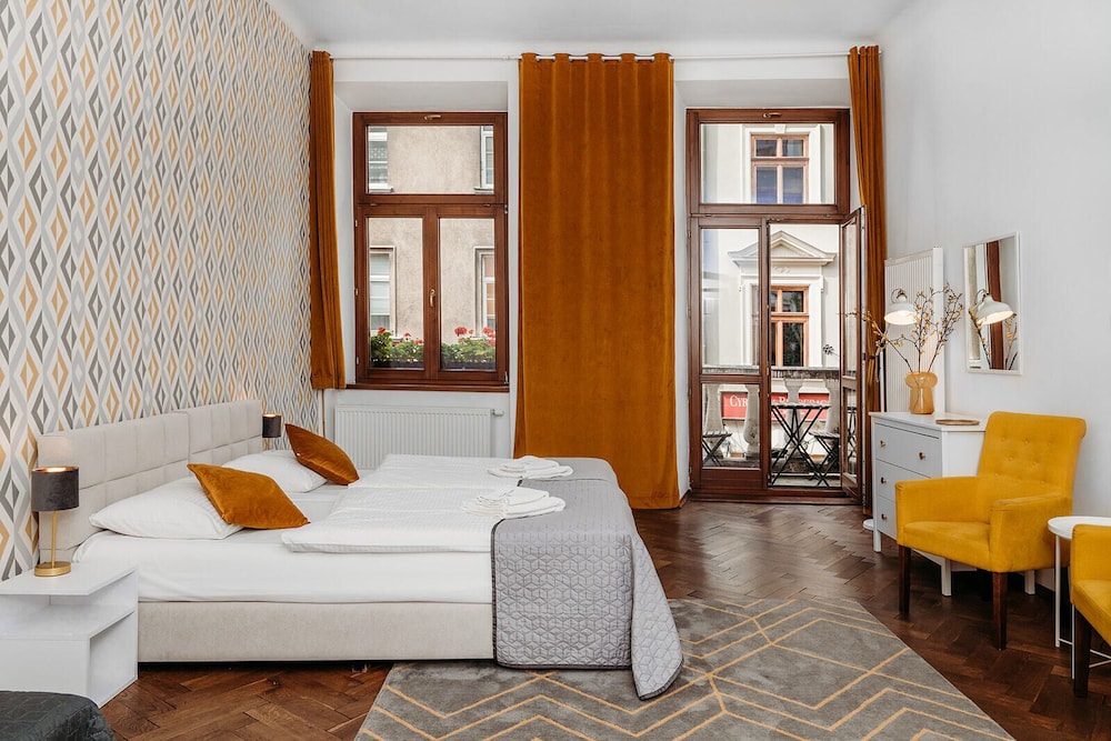 Antique Apartments Old Town 26/79
