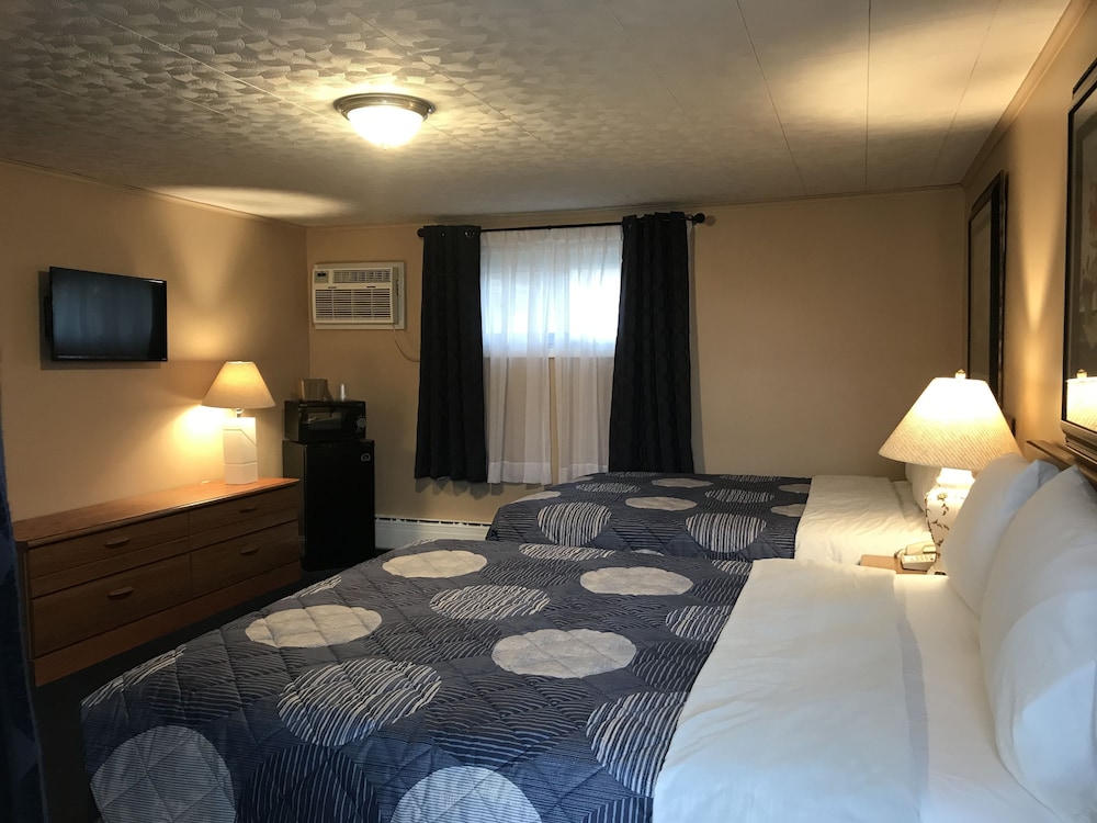Moonlite Motel Niagara Falls 8/30