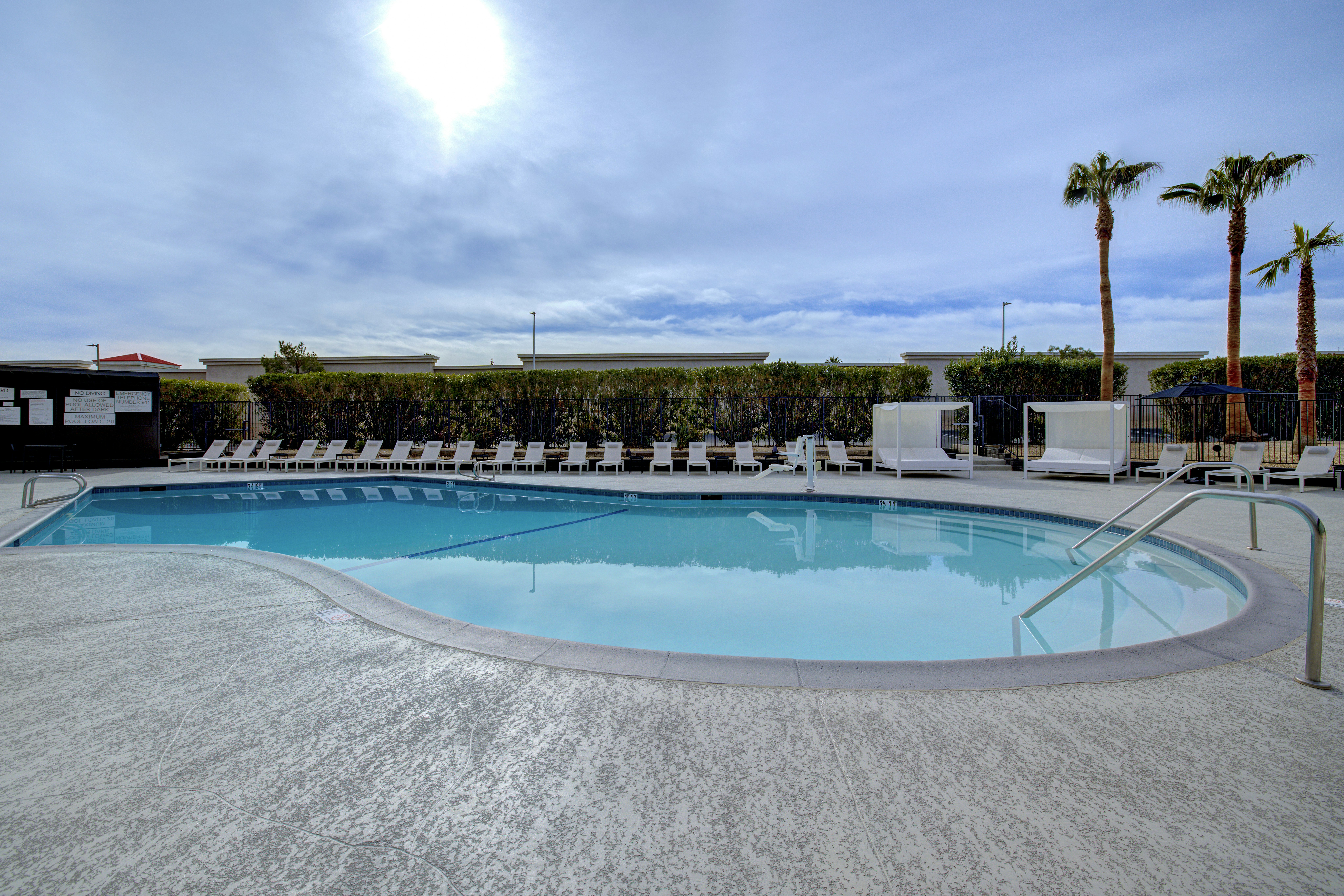 DoubleTree by Hilton Palmdale 33/75
