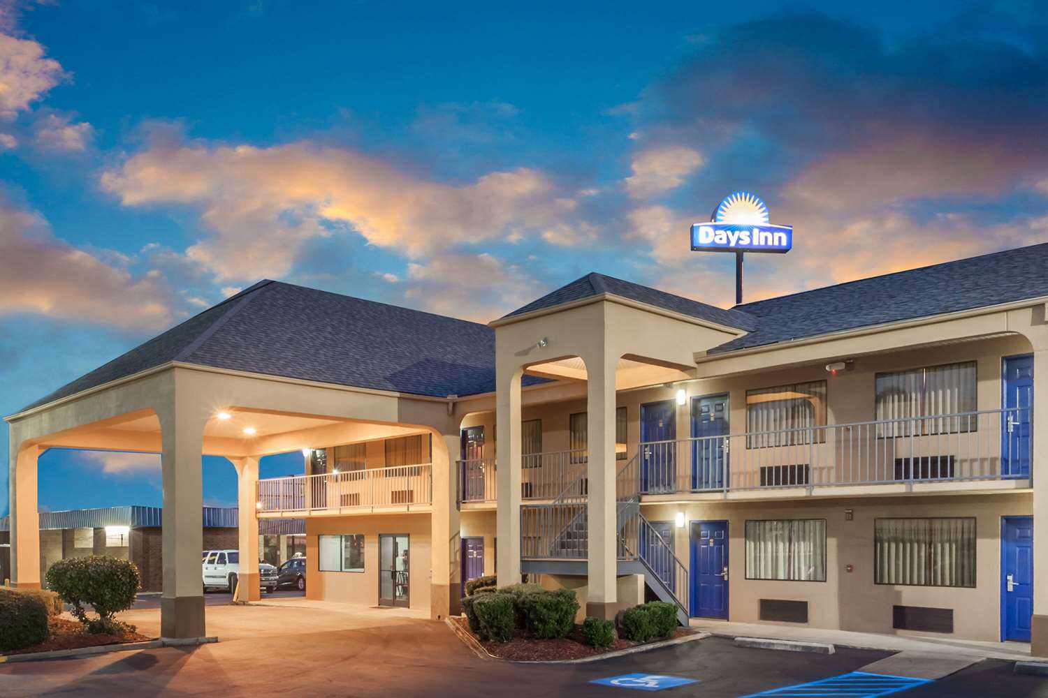 Days Inn by Wyndham Clinton 2/18