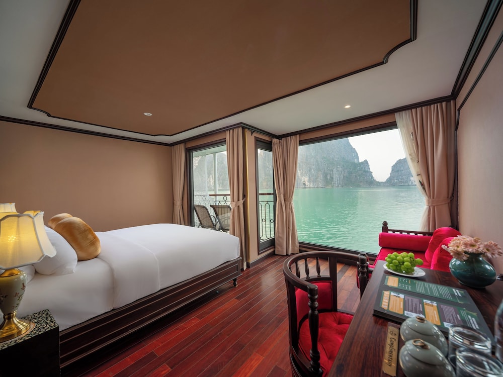 Indochine Cruise Lan Ha Bay 18/50