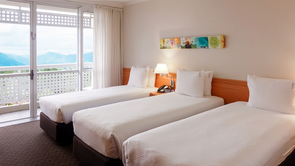 Cairns Harbourside Hotel 22/60