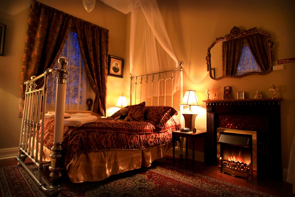 BLAKES MANOR DELORAINE 37/69