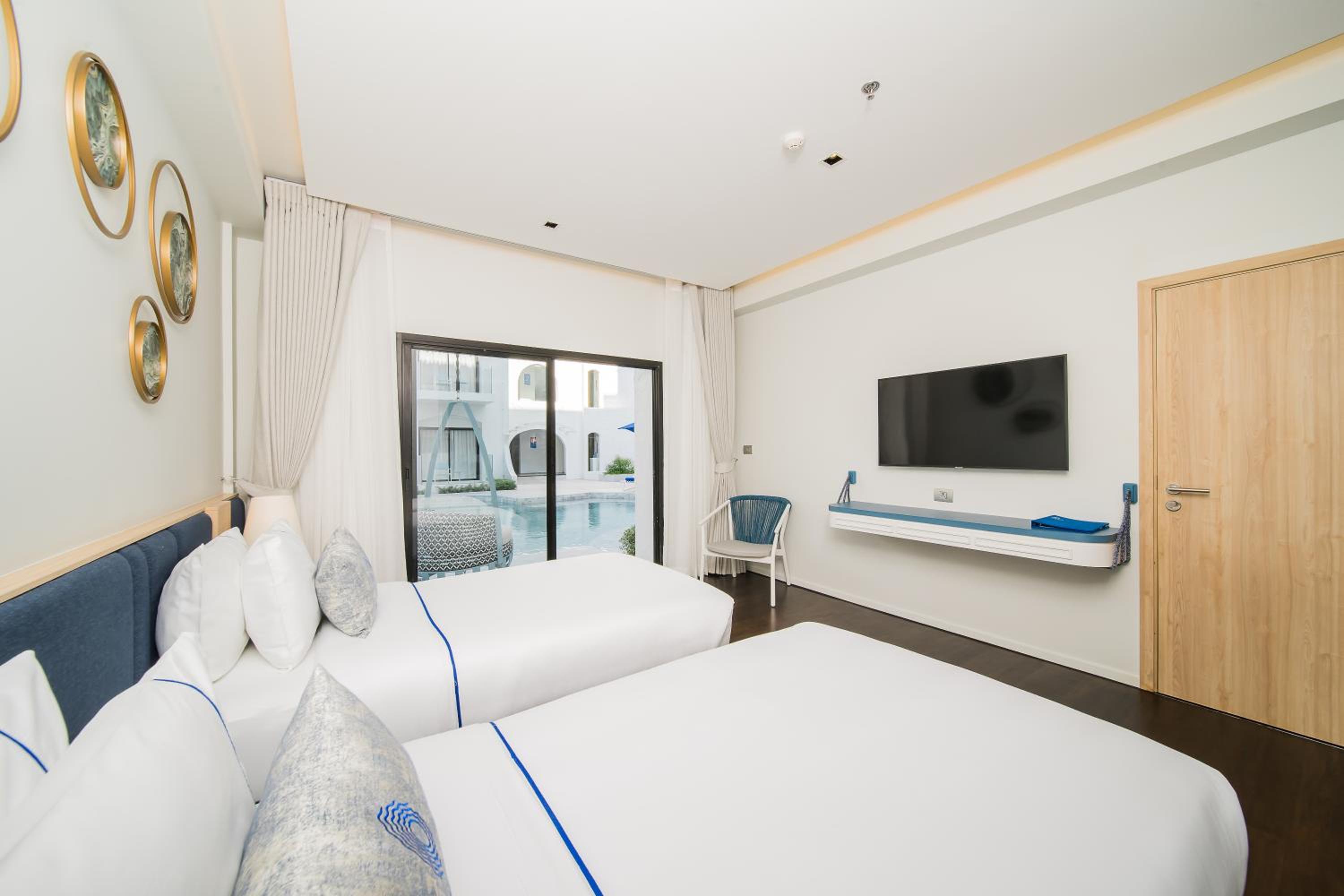Deluxe, Single Bed, Pool Access