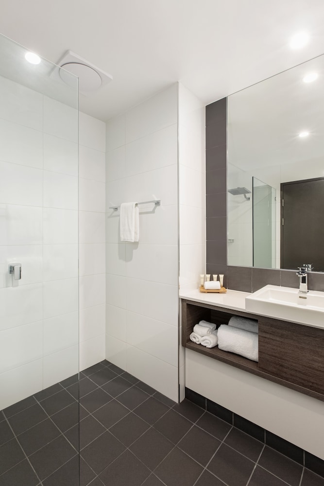 Mercure Sunshine Coast Kawana Waters 67/69